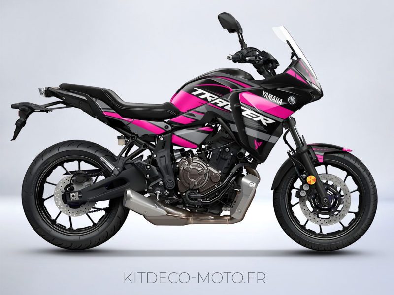fabryczny różowy zestaw graficzny Yamaha Tracer 700 (2020 2024).